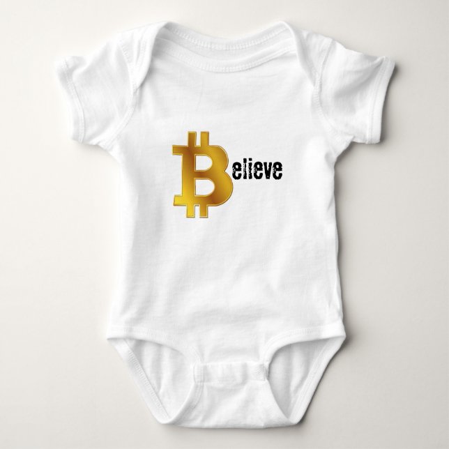 BELIEVE BTC Krypto goldenes Geschenk Bitcoin Baby Strampler (Vorderseite)