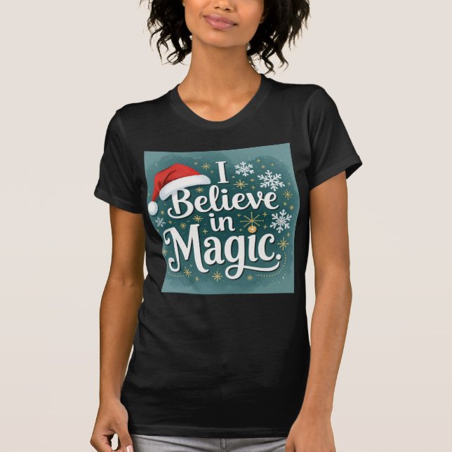Believe in magic women family holiday tee (Vorderseite)