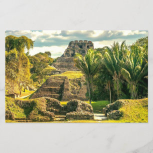 Belize Xunantunich stilisierte Papierblätter