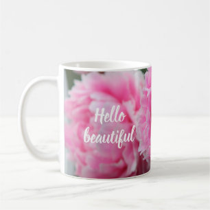 Belle belle tasse rose de pivoine bonjour