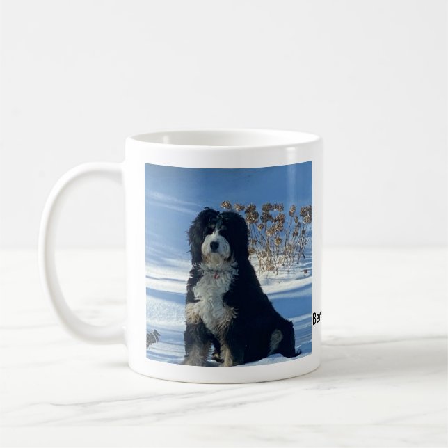 Belle Birdie le Bernedoodle Coffee Mug (Gauche)