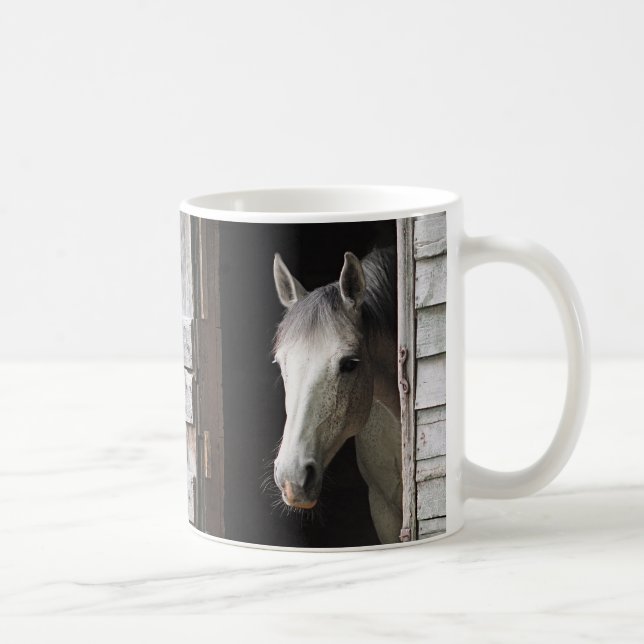Belle Gray Mare Horse & Barn Coffee Mug (Droite)