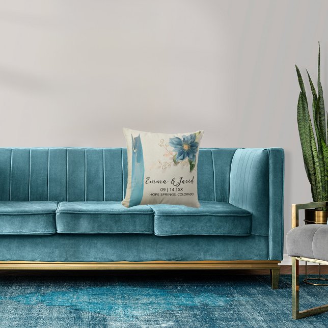 Belle Watercolor Throw Kissen (Von Creator hochgeladen)