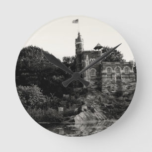Belvedere-Schloss im Central Park, NYC Runde Wanduhr