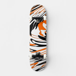 Bengalische Farbtöne in orangefarbenen und schwarz Skateboard