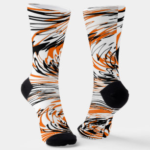 Bengalische Farbtöne in orangefarbenen und schwarz Socken