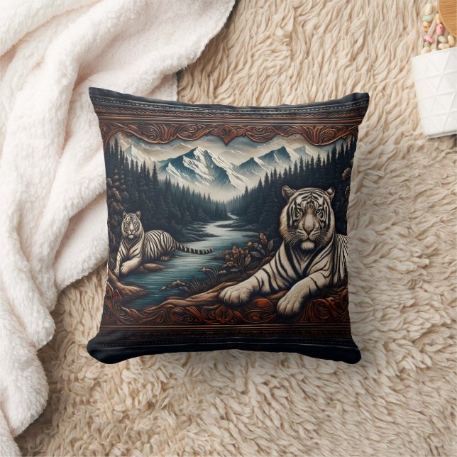 Bengalische Tiger im Serengebirge Kissen (Decke)