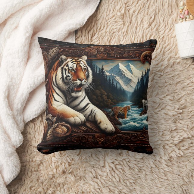 Bengalischer Tiger in der Nähe des Bergstroms Kissen (Decke)