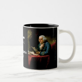 Benjamin Franklin - 1967 Gemälde von David Martin Zweifarbige Tasse