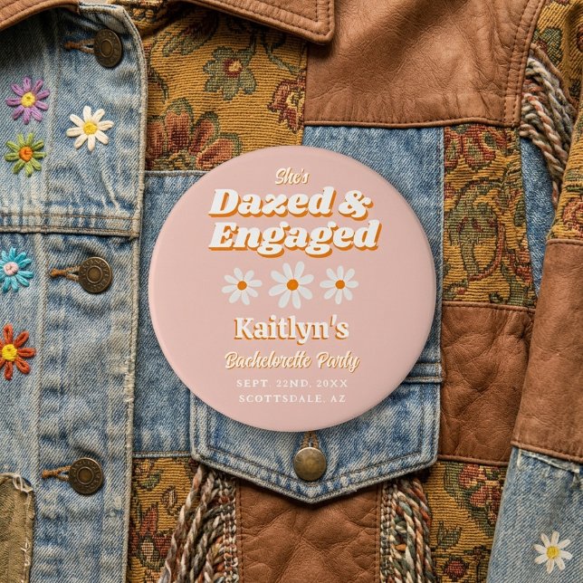 Benommen & Engagiert Groovy 70er-Junggesellinnenab Button (Von Creator hochgeladen)