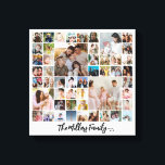 Benutzerdefinierte Familienfotocollage 50 Bilder Leinwanddruck<br><div class="desc">Verwandeln Sie Ihre Lieblingsfotos in ein atemberaubendes Stück Wandkunst. Dieses personalisierte Fotocollage-Plakat ist die perfekte Möglichkeit, Ihre Geschichte zu erzählen und eine Lebenszeit voller Erinnerungen in einer schönen Darstellung einzufangen. Mit 100 % Personalisation können Sie problemlos Ihre eigenen Fotos hochladen und den Text, die Schriftarten und Farben anpassen, um perfekt...</div>