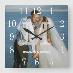 Benutzerdefinierte Monogramm-Paarnamen Hochzeitsfo Quadratische Wanduhr