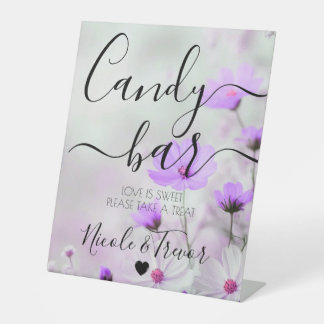 Benutzerdefinierte Namen Lila Blumen Kalligrafie C Sockelschild