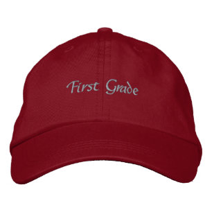 Benutzerdefinierte Red First Grade Text Student Re Bestickte Baseballkappe