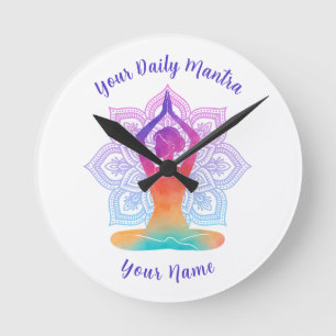 Benutzerdefinierte Yoga-Wanduhr mit Namen und Mant Runde Wanduhr