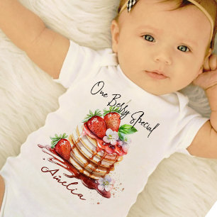 Benutzerdefinierter Erdbeeren-Wortwitz - Eine Beer Baby Strampler