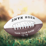 Benutzerdefinierter Fußball mit Name, Nummer und T Football<br><div class="desc">Benutzerdefinierter Fußball mit Name, Nummer und Teamname. Personalisieren Sie es mit Ihrem Namen, Teamname, Nummer und Jahr - optional. Der Text ist eine trendige, weiße und schwarze Typografie. Sie können jeden Text auf dem Fußball ändern oder löschen. Ein perfektes Geschenk für Fußballspieler, Teamkollegen, Trainer, Freunde und Familie. Tolle Erinnerung an...</div>