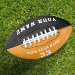 Benutzerdefinierter Fußball mit Name, Nummer und T Football<br><div class="desc">Benutzerdefinierter Fußball mit Name, Nummer und Teamname. Personalisieren Sie es mit Ihrem Namen, Teamname, Nummer und Jahr - optional. Der Text ist eine trendige weiße Typografie auf einem orangen und schwarzen Hintergrund. Sie können jeden Text auf dem Fußball ändern oder löschen. Ein perfektes Geschenk für Fußballspieler, Teamkollegen, Trainer, Freunde und...</div>