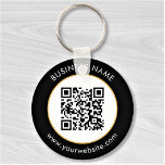 Benutzerdefinierter QR-Code Text Modernes Gold Whi Schlüsselanhänger<br><div class="desc">Laden Sie einen QR-Code hoch, fügen Sie Text hinzu und erstellen Sie ganz einfach Ihren personalisierten Schlüsselanhänger. Klicken Sie auf BEARBEITEN, um die Hintergrundfarbe oder Textfarbe zu ändern. Sie können dieses Design auf anderen Zazzle-Produkten übertragen und an die meisten Zazzle-Produkte anpassen. Standard Studio Designs werden in hochauflösender Vektorgrafik für einen...</div>