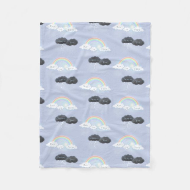 Benutzerdefinierter Text auf Wolken und Regenbogen Fleecedecke (Vorderseite)