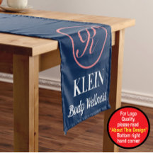Benutzerdefinierter Tischrunner mit Logo und Text