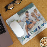 Benutzerdefiniertes Foto "Bester Vater je" Tastatu Mousepad<br><div class="desc">Modernes und Niedliches Vatertagsgeschenk oder Geburtstagsgeschenk für einen Vater, mit einem Foto Ihrer Wahl, einem weißen Overlay unten mit fett gedrucktem Text in verschiedenen Blautönen, das "Bester Vater je" mit niedlichen kleinen Herzen beiderseits sagt. Passen Sie dieses Produkt an, indem Sie eine Nachricht, die Namen der Kinder und das Datum...</div>