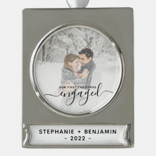 Benutzerdefiniertes Foto Erstes Weihnachten Verlob Banner-Ornament Silber