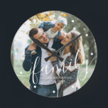 Benutzerdefiniertes Foto für elegantes Skript "Fam Runde Wanduhr<br><div class="desc">Fügen Sie Ihr Lieblings-Foto aus Ihrem letzten Urlaub,  Hochzeit oder besondere Anlass.</div>