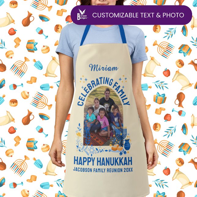 Benutzerdefiniertes Foto Name HANUKKAH FAMILY WIED Schürze (Personalized CELEBRATING FAMILY Hanukkah apron with customizable photo and name. Matching gifts.)