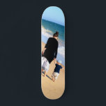 Benutzerdefiniertes Foto-Skateboard mit Ihrem Foto Skateboard<br><div class="desc">Custom Foto Scateboard - Ihr eigenes Design - Special - Personalisierte Familie / Freunde oder Persönliches Geschenk - Fügen Sie Ihr Foto / oder Text - Neu formatieren und verschieben oder entfernen und fügen Sie Elemente / Bild mit Anpassungs-Tool. Wählen Sie / fügen Sie Ihre Lieblings-Schriftart / Textfarbe! Sie können...</div>