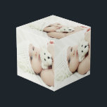 Benutzerdefiniertes Foto Würfel<br><div class="desc">Erstellen Sie ein personalisiertes Foto-Geschenk mit Ihrem eigenen Foto, von Ihrem geliebten FamilienFoto bis zu Ihrem bezaubernden Begleiter-Foto, um Ihr Design einzigartig zu machen. Ideal als Feriengeschenk für Familien, Geschenk für Neuvermählte, familiäre Wiedersehen-Favoriten und Geschenk für alle besondere Anlässe, um Ihre Lieben lächeln zu lassen. Beachte: Das auf diesem Erzeugnis...</div>