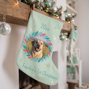 Benutzerdefiniertes Hunde-Foto mit grünem Kranz un Kleiner Weihnachtsstrumpf