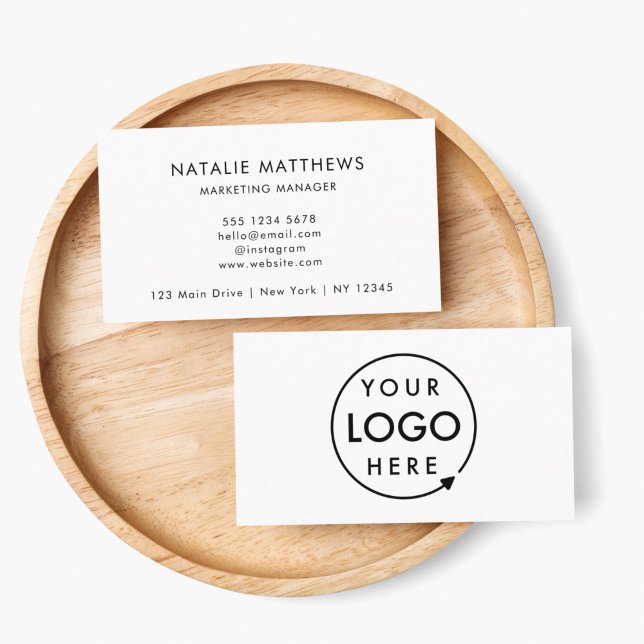 Benutzerdefiniertes Logo | Minimalistisches Corpor Visitenkarte (Create a professional look with this simple horizontal white business card design with your logo.)