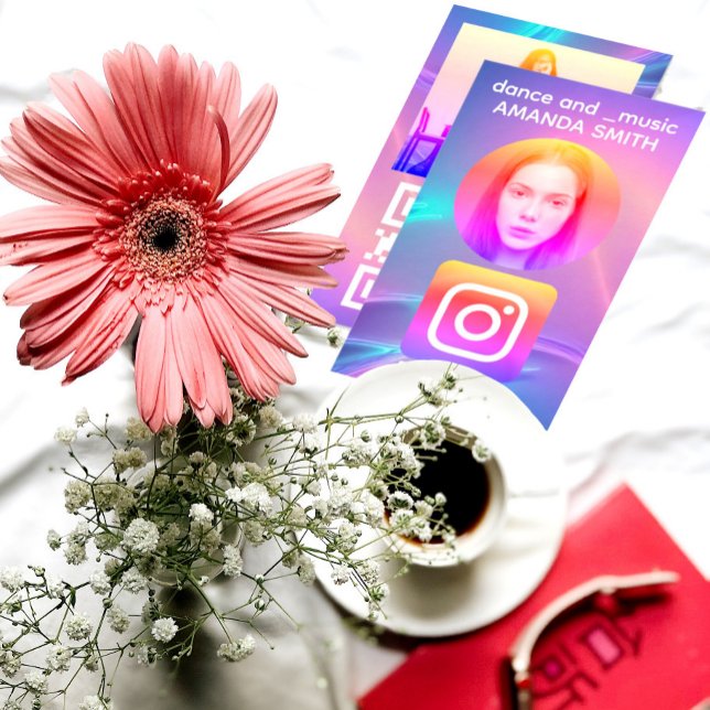 Benutzerdefiniertes Logo-Profil Bild QR-Code Visitenkarte (Instagram logo profile picture  QR code business card with trendy simulated holographic background.)