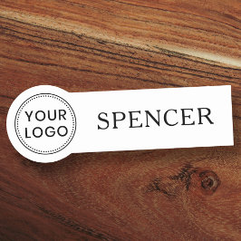 Benutzerdefiniertes Logo und Name Geschäftsmitarbe Namensschild