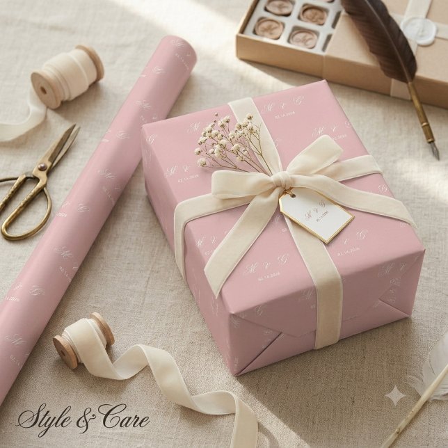Benutzerdefiniertes Monogramm-Datums-Muster Soft B Geschenkpapier (Custom Monogram Date Pattern Soft Blush Pink Wrapping Paper)