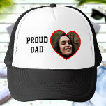 Benutzerdefiniertes Textherz für Vater Personalisi Truckerkappe<br><div class="desc">Laden Sie ein Foto hoch, passen Sie den Text an, und erstellen Sie einfach Ihren personalisierten Baseball-Hut. Klicken Sie auf DESIGN BEARBEITEN, und wählen Sie dann Text aus, um die Textfarbe oder -größe zu ändern. Sie können dieses Design auf anderen Zazzle-Produkten übertragen und an die meisten Zazzle-Produkte anpassen. Standard Studio...</div>