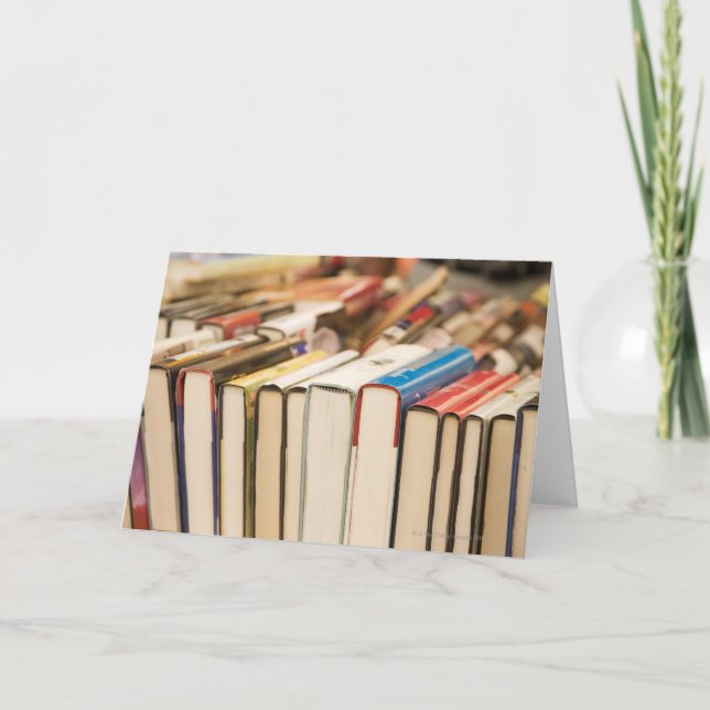 Benutzte Bücher an einem Ramsch Karte (Vorderseite)