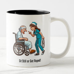 Berechtigte ältere Patienten erhalten eine Hogtie- Zweifarbige Tasse