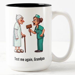 Berechtigte ältere Patienten treffen auf Bat-Wield Zweifarbige Tasse