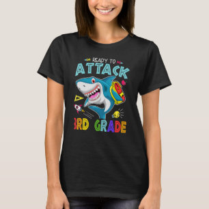 Bereit für den Angriff eines Jungen der dritten Kl T-Shirt
