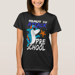 Bereit zum Angriff auf Coolen Hai in der Vorstufe T-Shirt