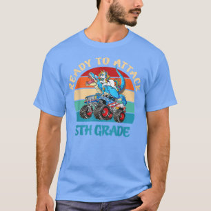 Bereit zum Angriff auf das Monster der 5. Klasse d T-Shirt