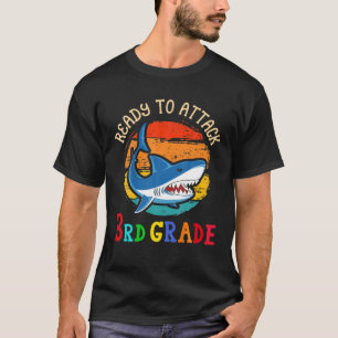 Bereit zum Angriff auf den 3D-Haifisch erster Klas T-Shirt