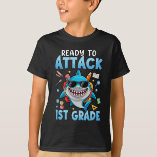 Bereit zum Angriff auf den ersten Schuh der Schaf- T-Shirt