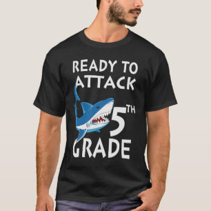 Bereit zum Angriff auf den Fünften Grad Hai T-Shirt