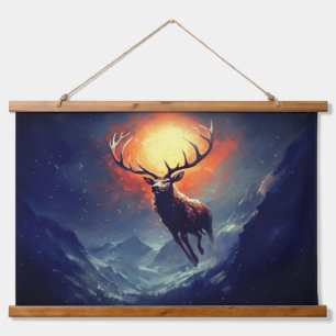 Berg-Buck, der aus dem Flammenfeuer läuft Wandteppich Mit Holzrahmen