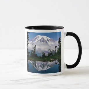 Berg Rainier in einer Bergbahn Tasse