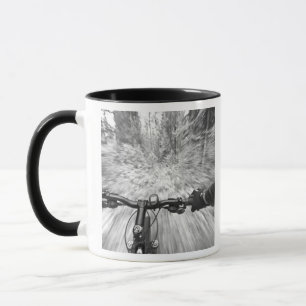 Bergabfahren auf einem glatten Abschnitt eines Sin Tasse