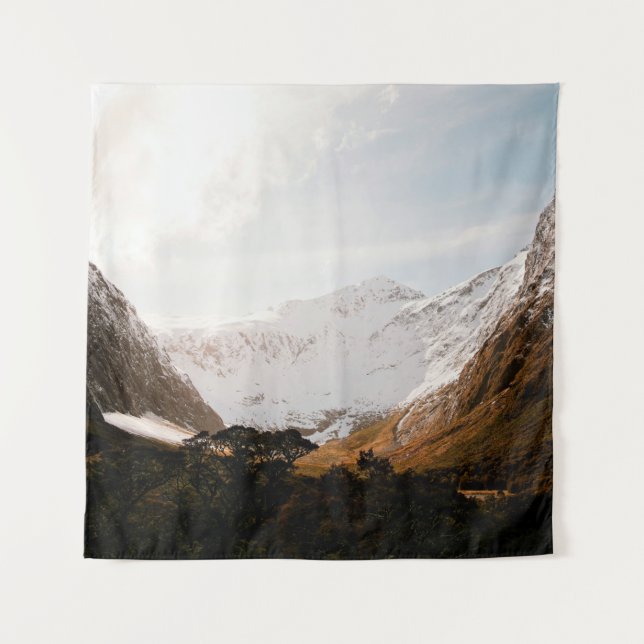 BERGBERGE UNTER SCHLIESSENDEM HIMMEL WANDTEPPICH (Vorderseite)